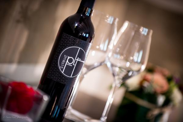 Vino rosso Cabernet o Merlot